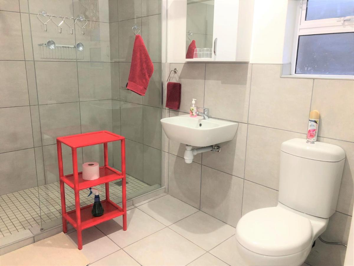 Baylight Accommodation 3 Selfcatering 1 Bedroom Apartment Sleeps 4 Моссел-Бей Экстерьер фото