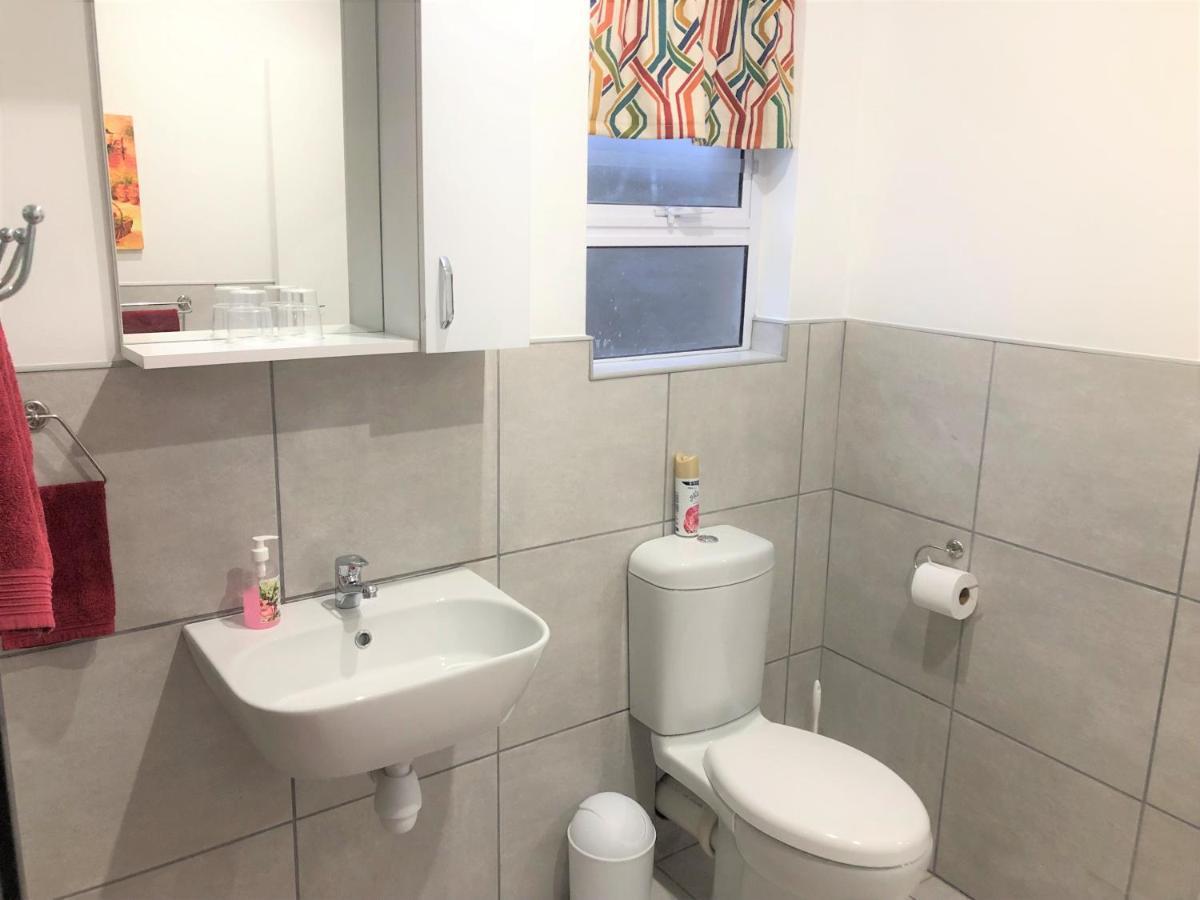 Baylight Accommodation 3 Selfcatering 1 Bedroom Apartment Sleeps 4 Моссел-Бей Экстерьер фото