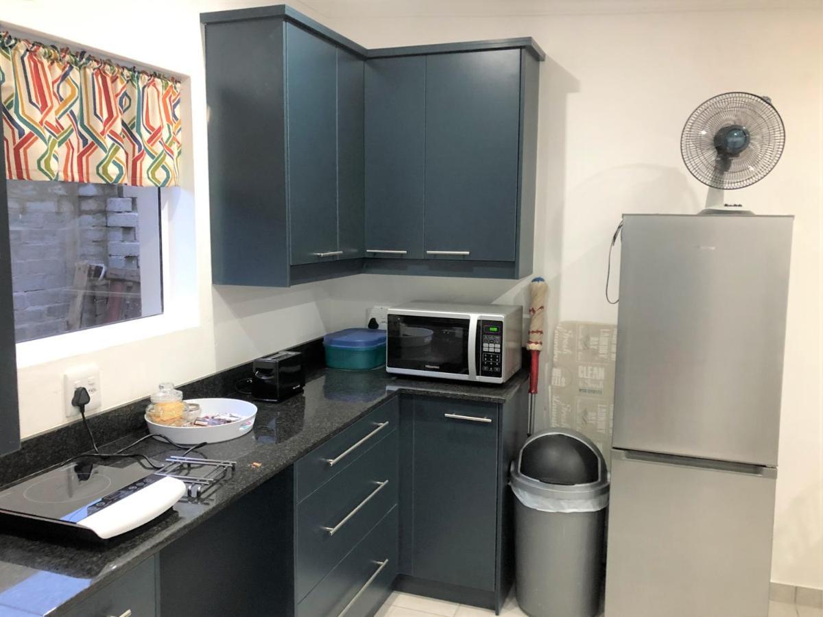 Baylight Accommodation 3 Selfcatering 1 Bedroom Apartment Sleeps 4 Моссел-Бей Экстерьер фото