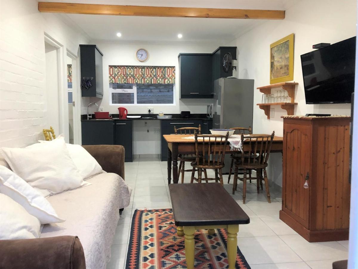 Baylight Accommodation 3 Selfcatering 1 Bedroom Apartment Sleeps 4 Моссел-Бей Экстерьер фото